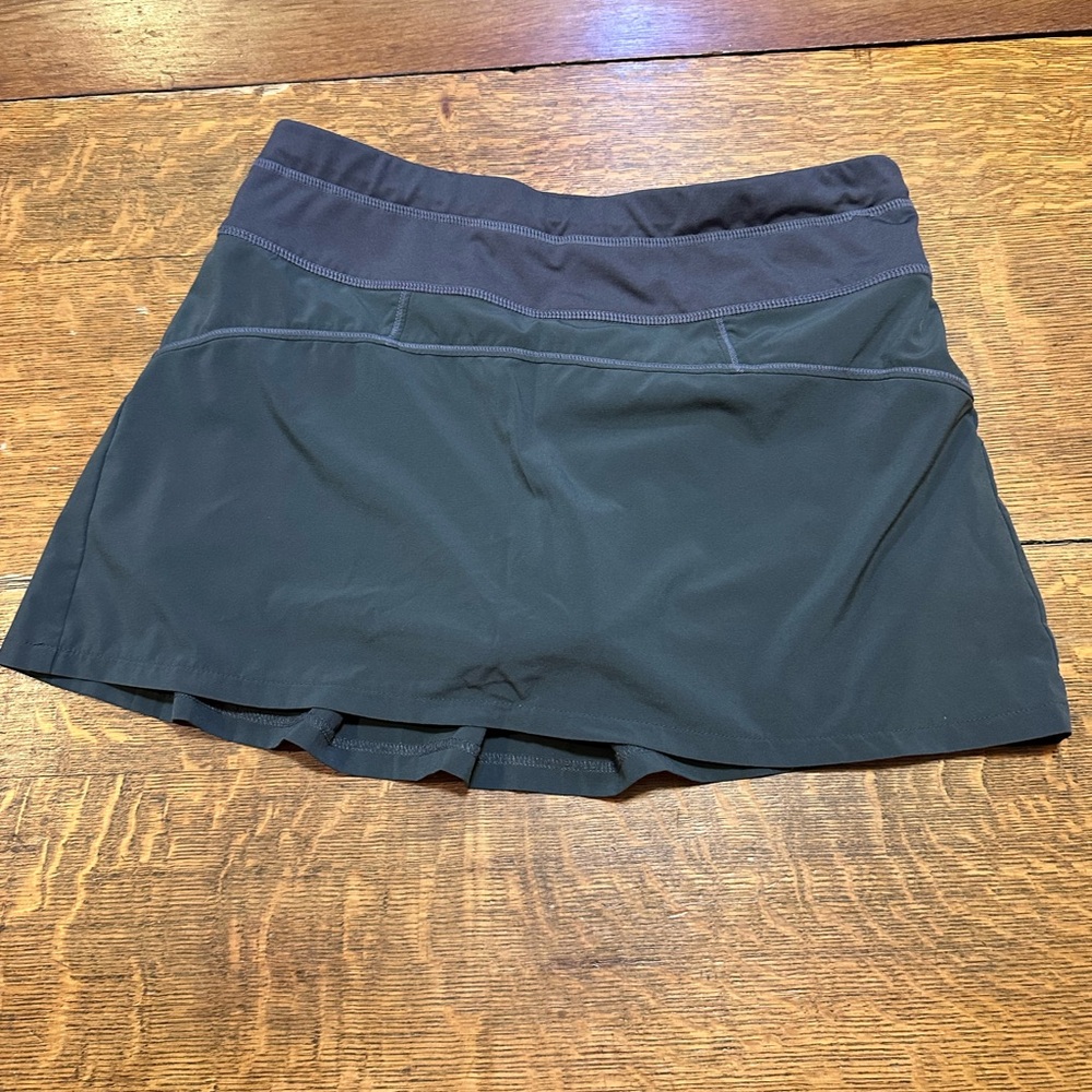 Athleta skort sz small grey zip pocket on back